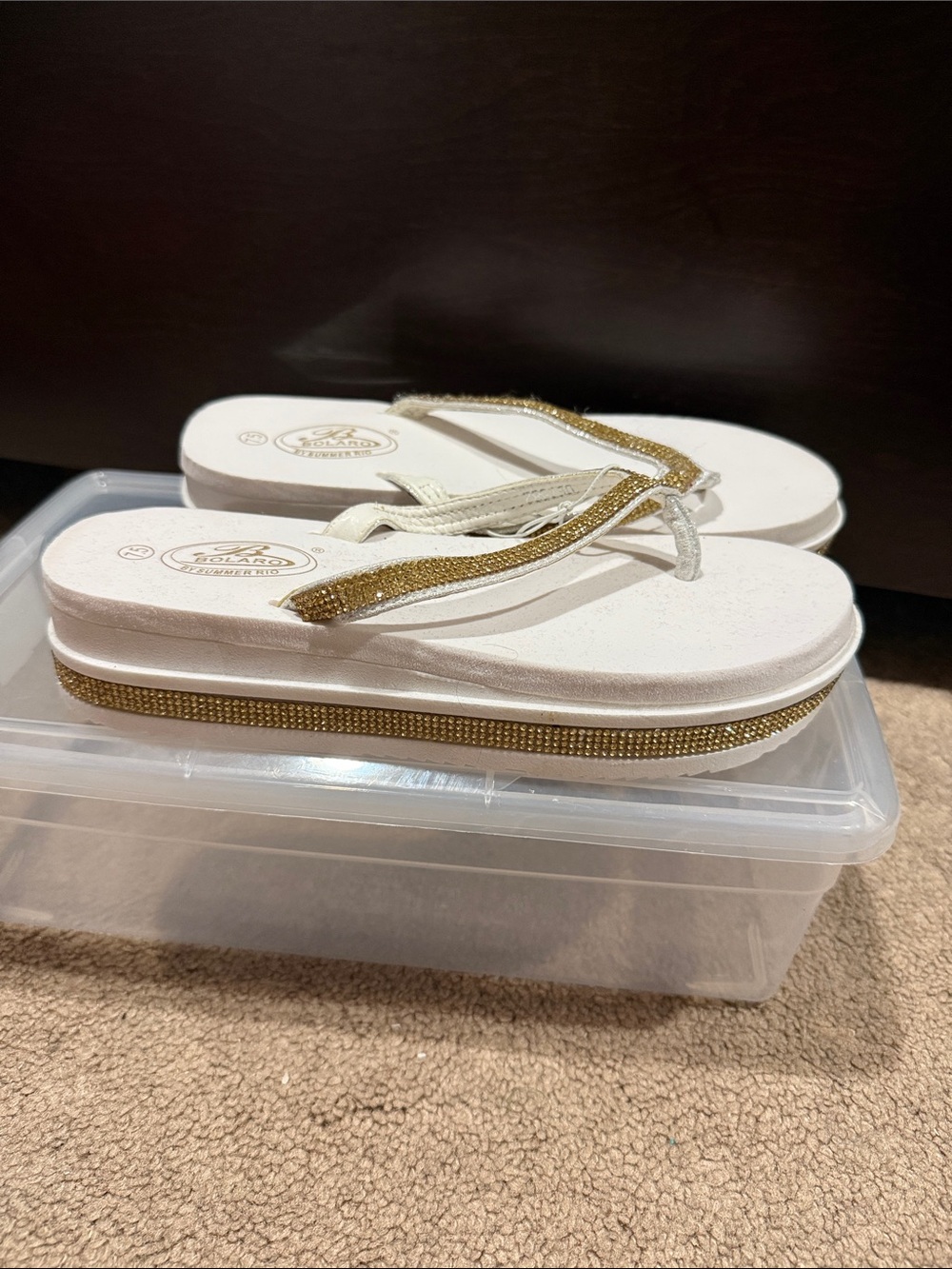NWOT Bolaro by Summer Rio White Flip Flop Sandals with Gold Accent